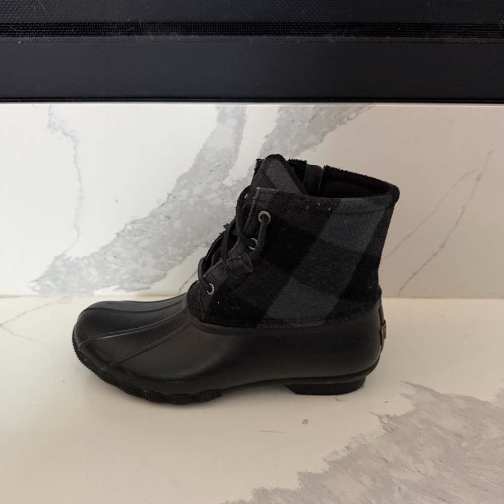 SPERRY Women’s Saltwater Buffalo Plaid Duck Boots - Size 8 - Picture 5 of 12